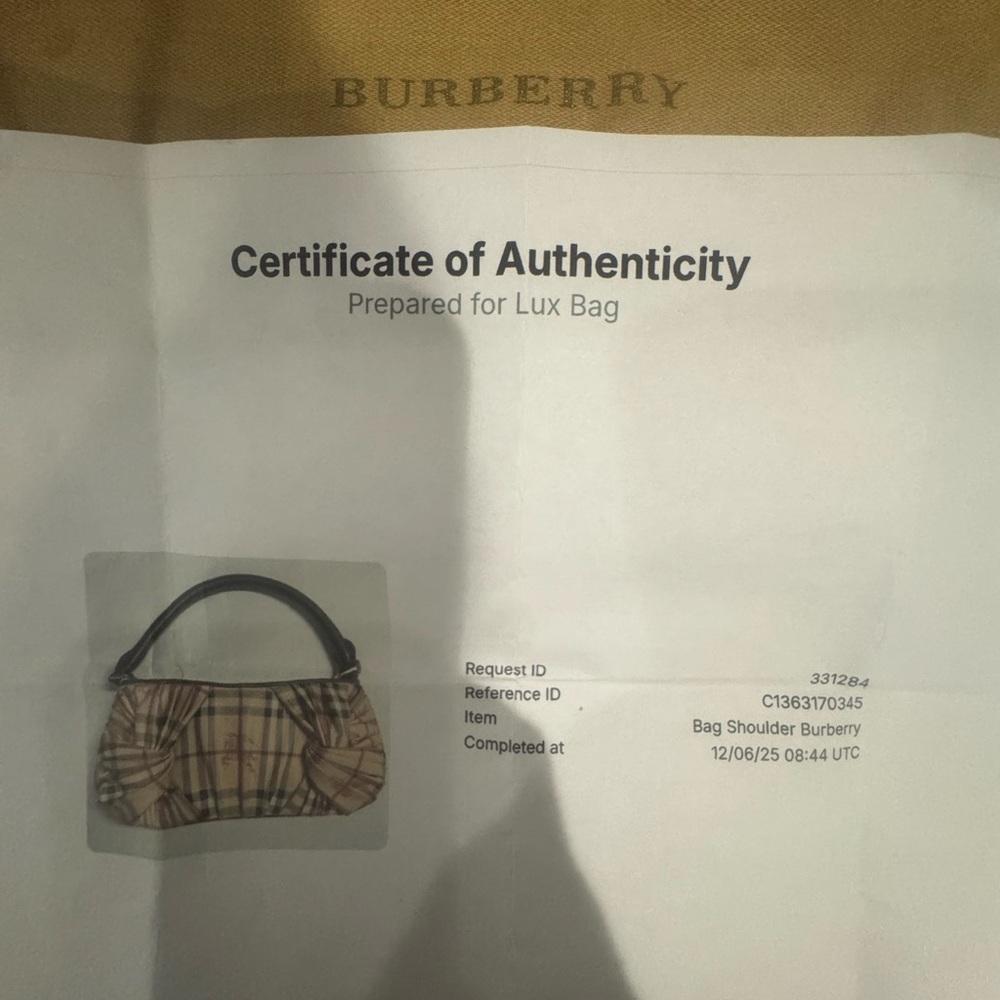 Burberry Black and Beige Plaid Shoulder Bag with COA - Picture 2 of 10